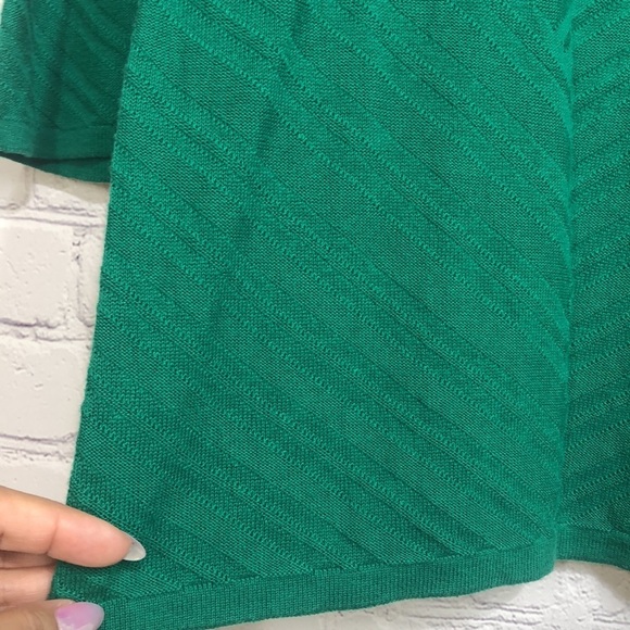 Dana Buchman green sweater - Picture 3 of 9